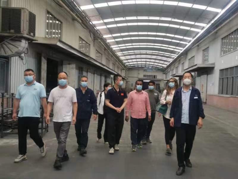 外国客户参观建阳生产基地